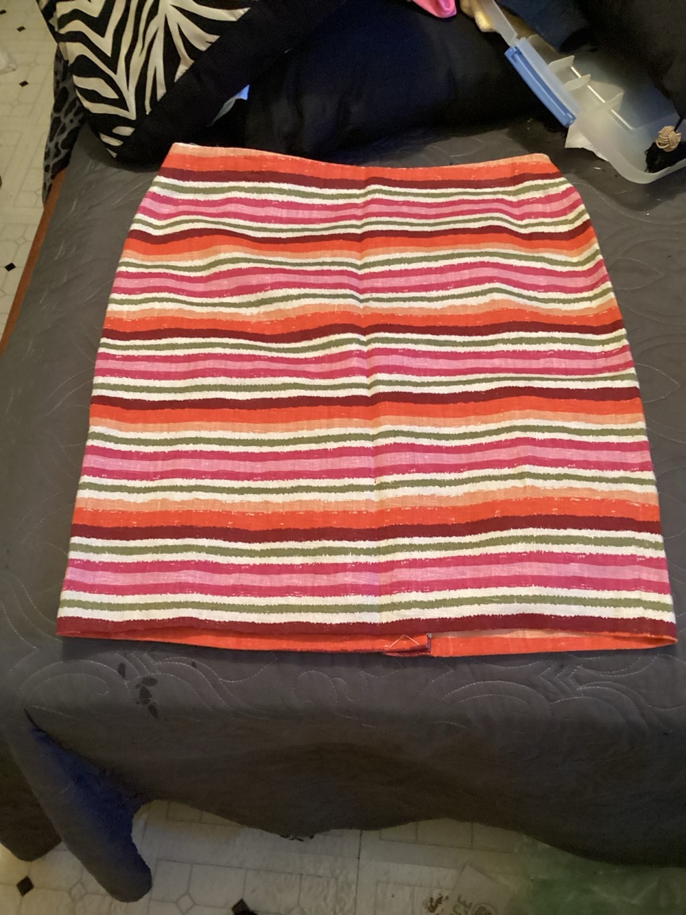 Talbots ladies stripped pencil knee length skirt, size 10P, NWT